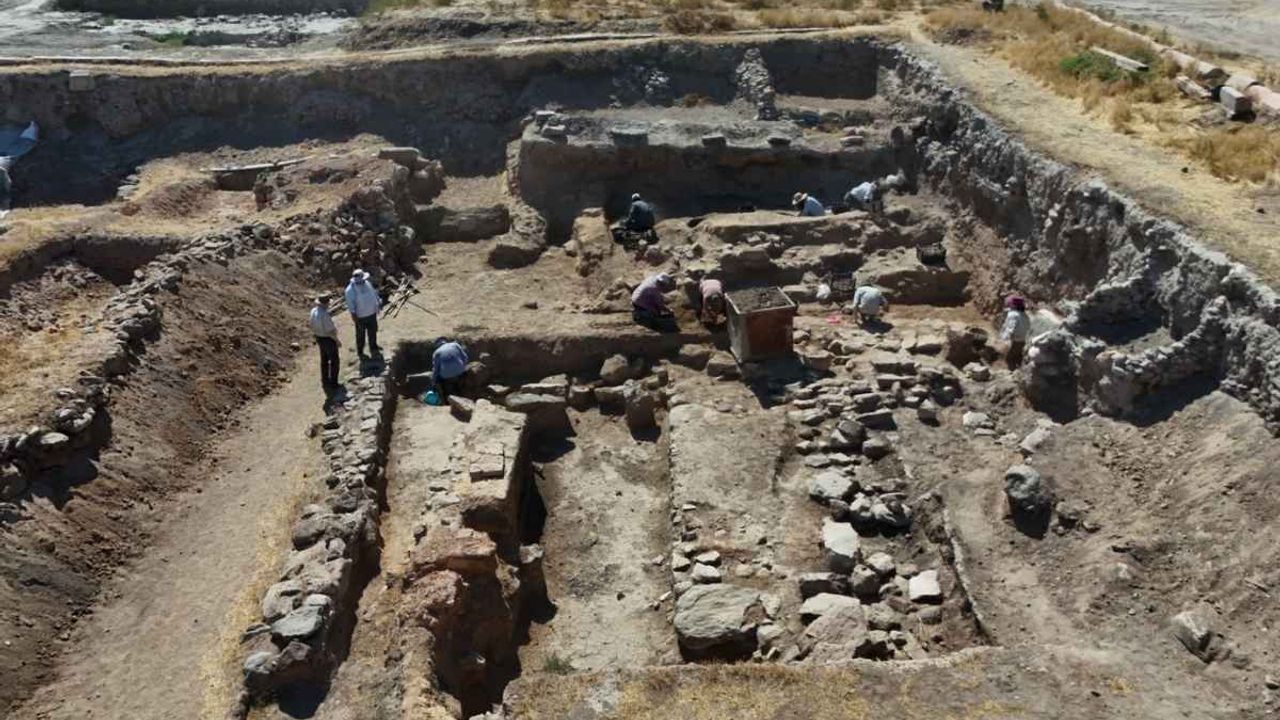 Kayseri Kültepe'de sarayın yanında şaşırtan keşif