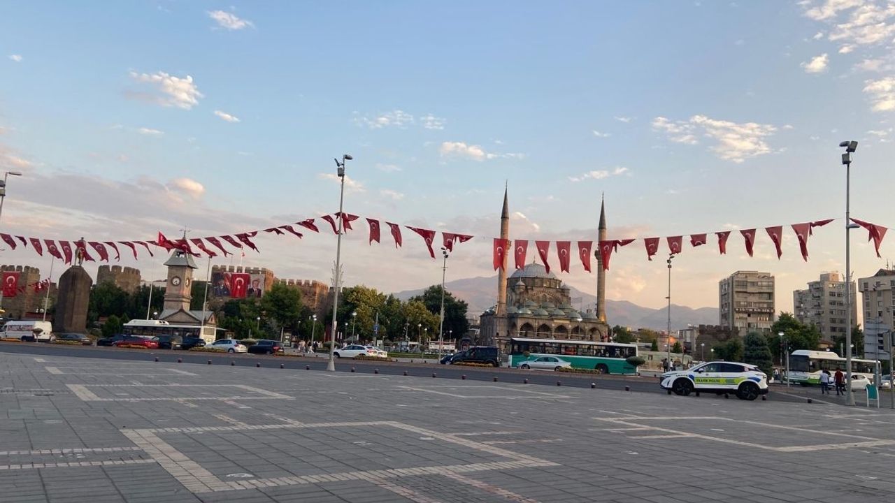 Kayseri’de düğün salonu krizi! ‘Satmak yerine halka kiralayın’