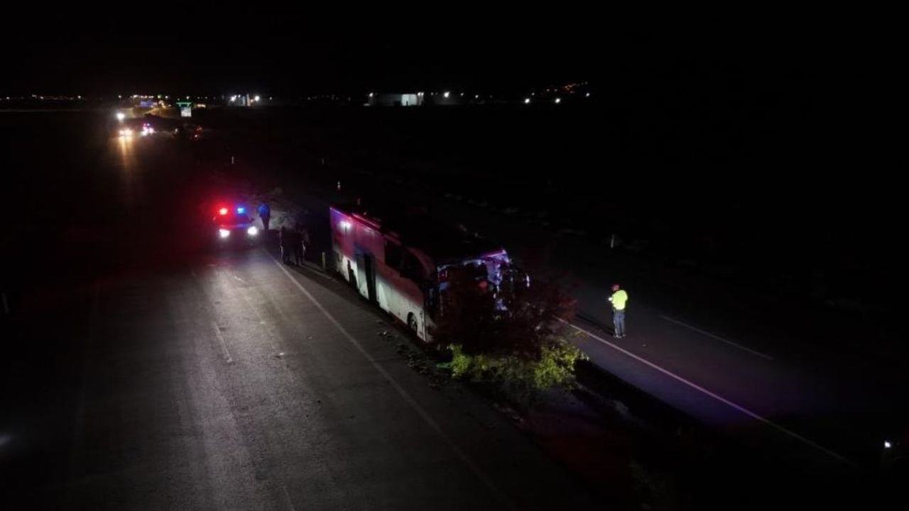 Kayseri’de yolcu otobüsü refüje çıktı: 1 ölü, 13 yaralı