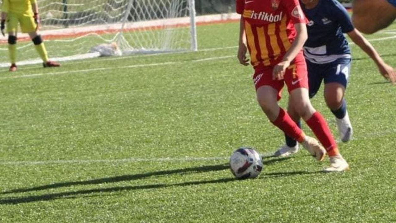 Kayserili genç futbolcu U17 milli takımına çağırıldı!