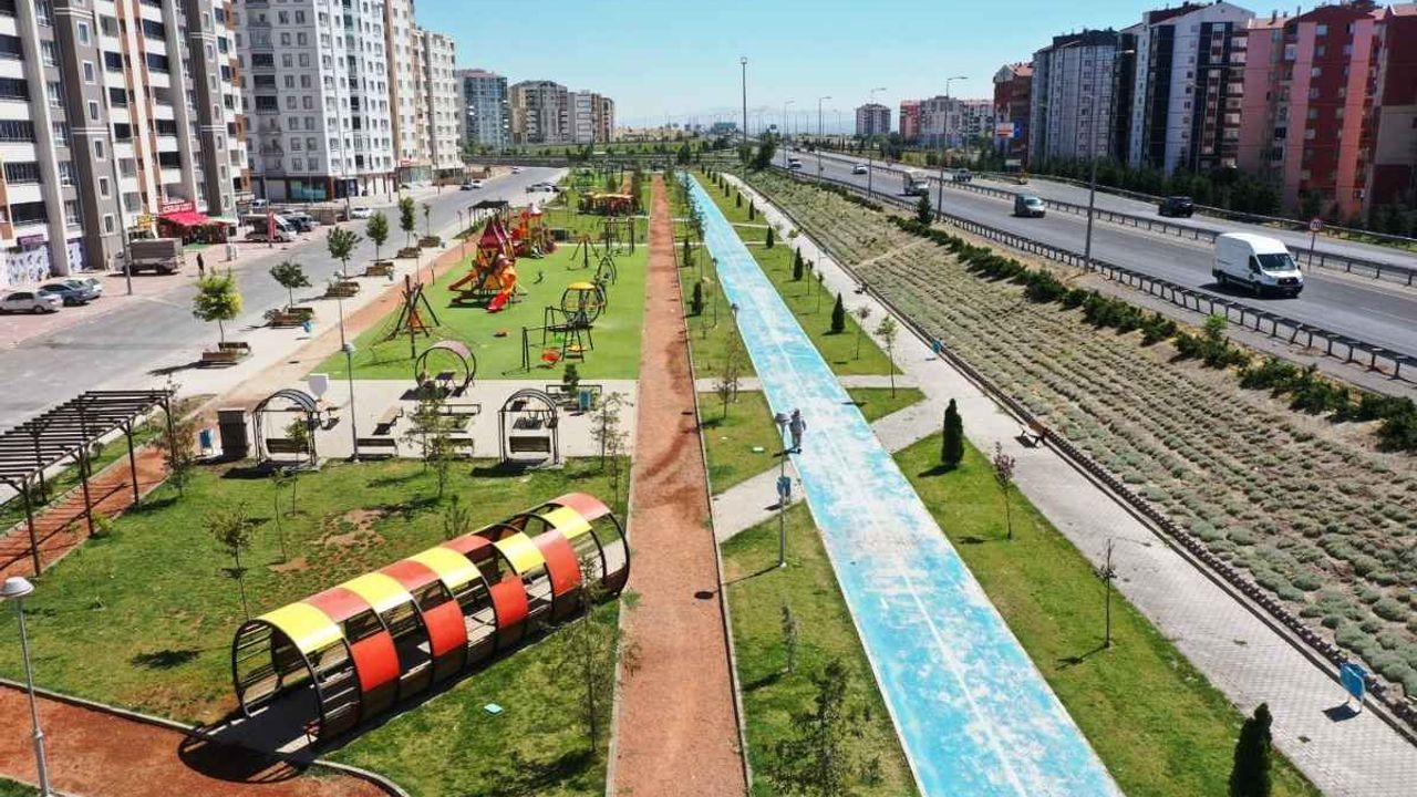 Çolakbayrakdar : Bir metrekare alan olsun park yapıyoruz