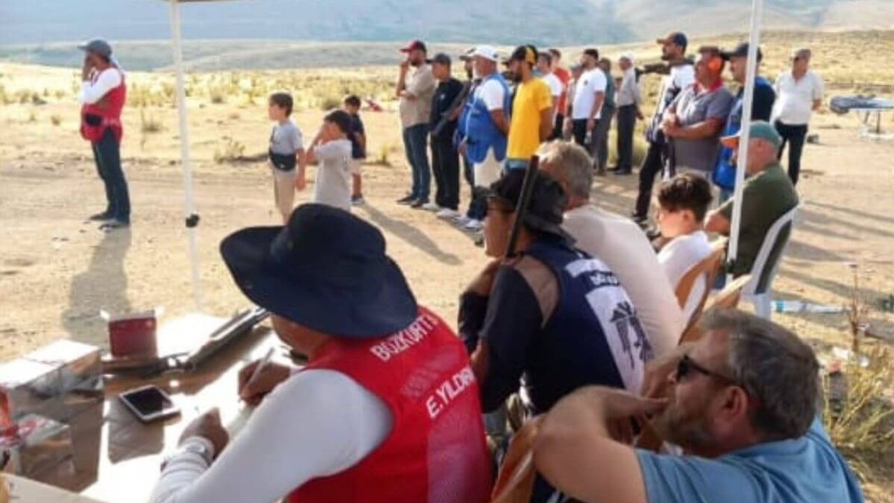 Erciyes'in eteklerinde nefes kesen rekabet! Dört şehirden akın ettiler