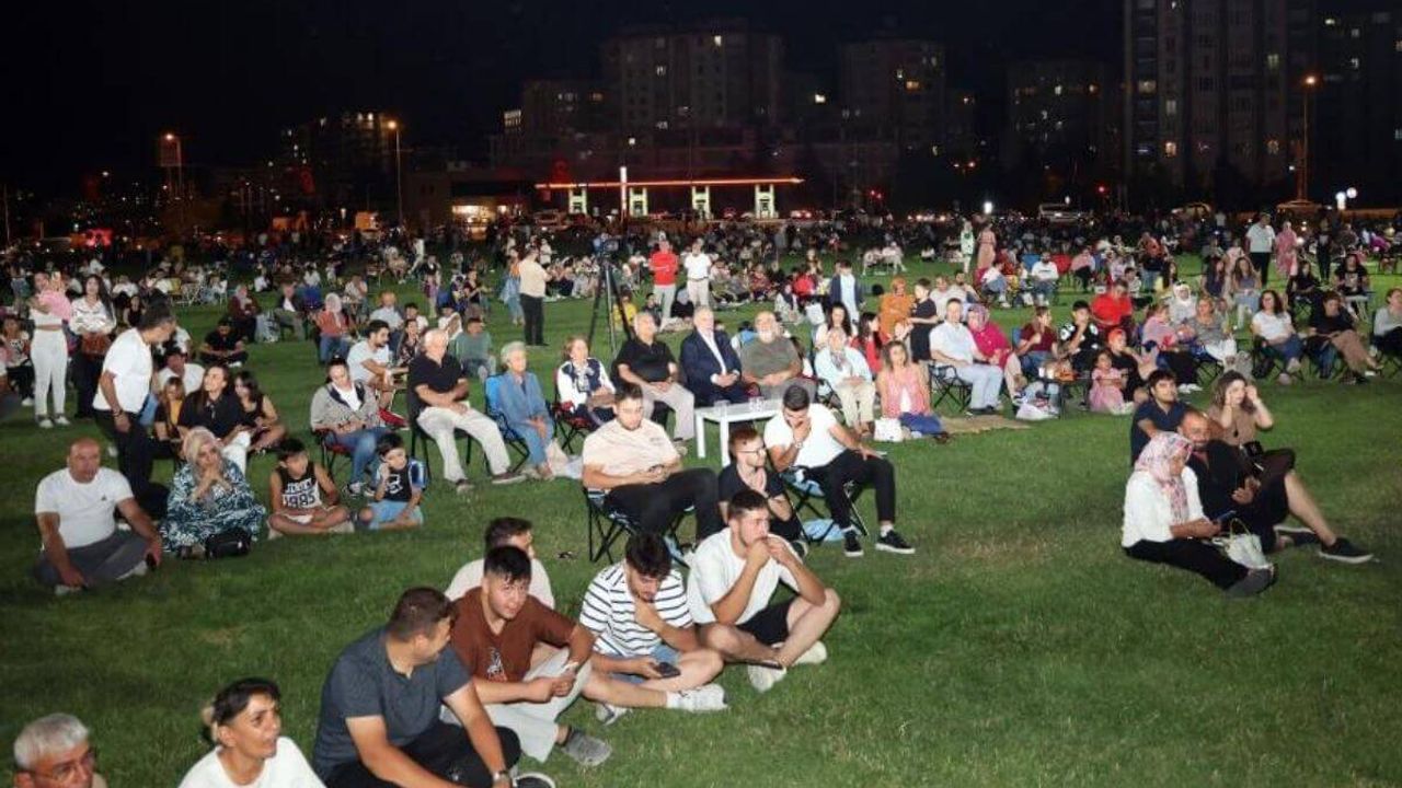Rock rüzgarı Talas’ta esti: Zafer Haftası coşkuyla başladı