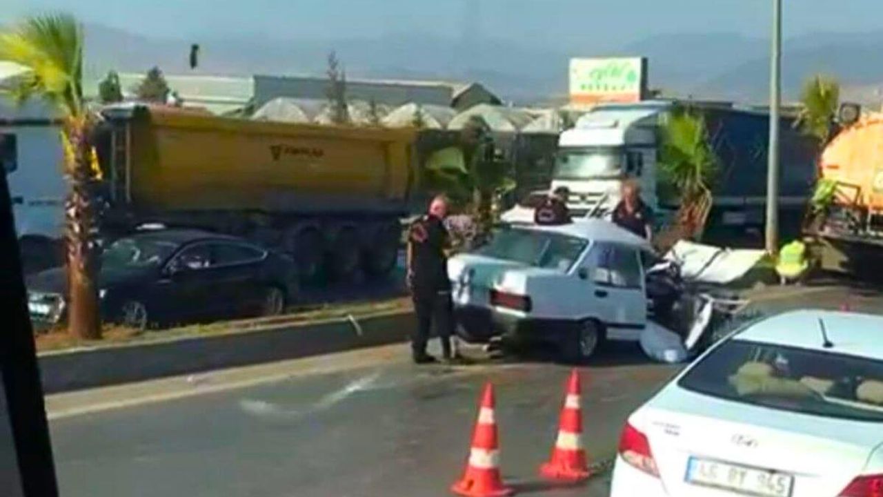 Otomobil tankere arkadan çarptı: 24 yaşındaki sürücü ağır yaralandı!