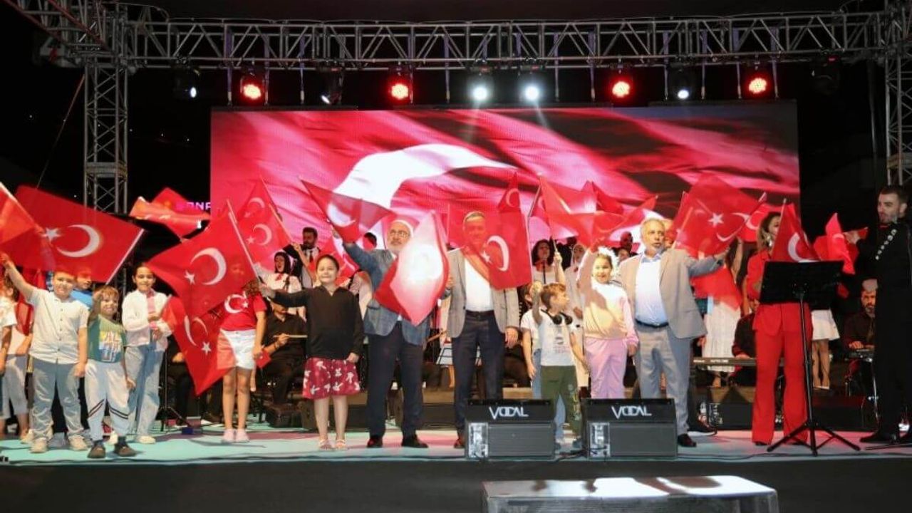 Talas’ta zafer coşkusu zirveye çıktı: Binlerce kişi tek yürek oldu!