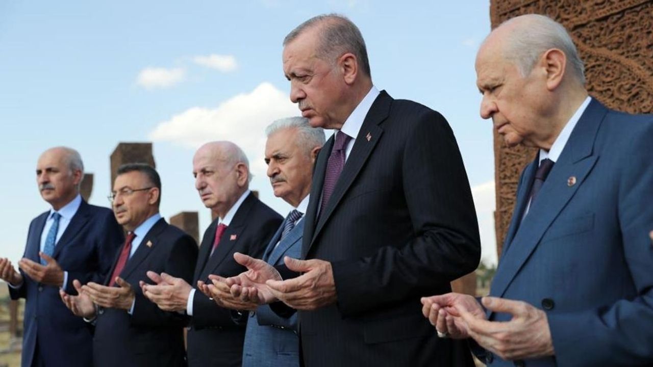 Kriz söylentilerinin ardından Erdoğan ve Bahçeli Ahlat’ta buluştu
