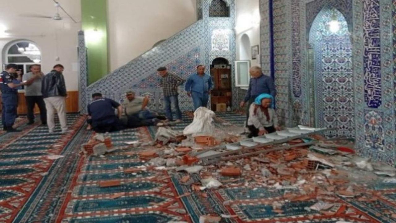 Balıkesir depremi sonrası Manisa’da acı olay: Cami mihrabından düşen parça can aldı!