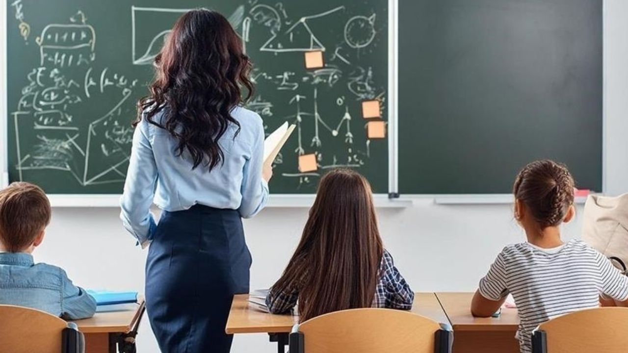 MEB 2025 öğretmenlik kariyer basamakları kılavuzunu yayımladı