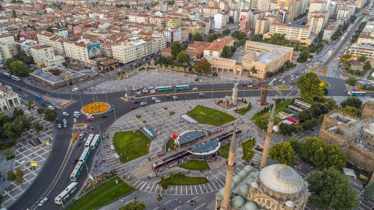 Milletvekili Cahid Cıngı “Üniversite tercihlerinde bu şehri atlayan kaybeder”
