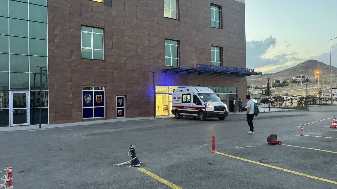 İş yerine silahlı saldırı! Küçük çocuğu vurup kaçtılar