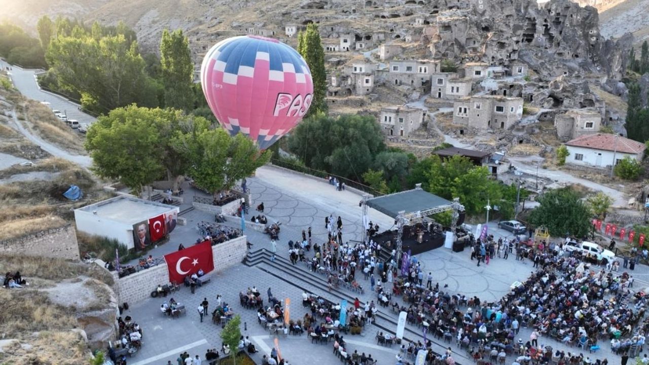 Kayseri’de turizm festivali renkli görüntülere sahne oldu