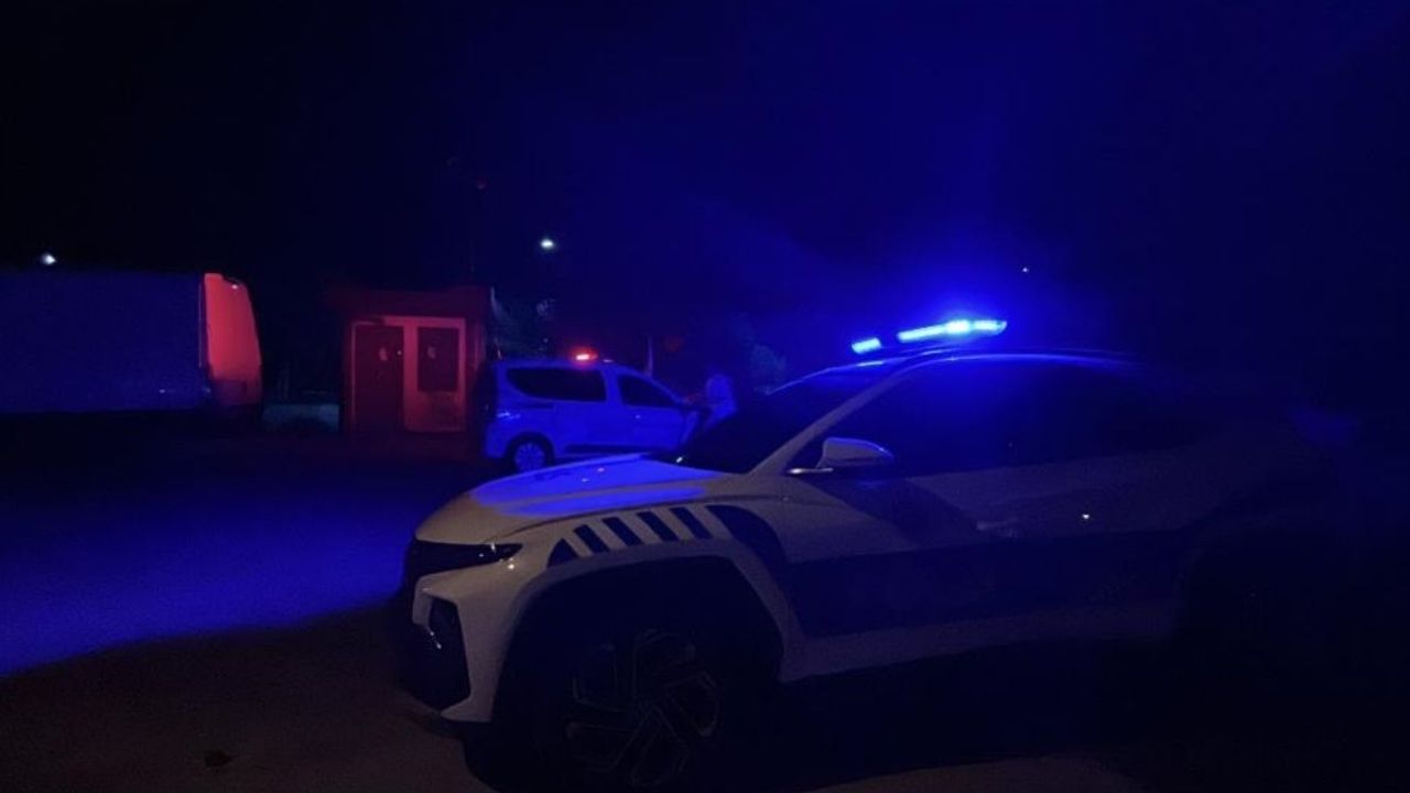 Sokak ortasında bıçaklı kavga! 3 kişi yaralandı