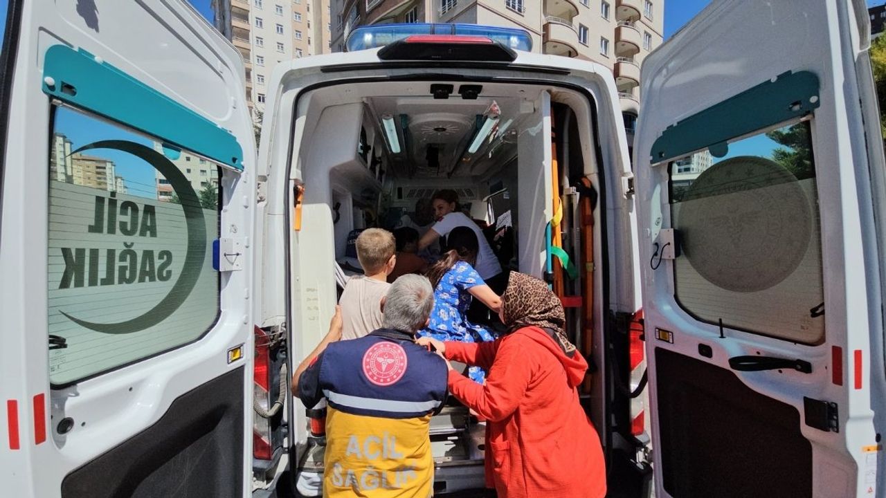 Talas'ta yangın paniği! Mahsur kalan 30 vatandaş tahliye edildi