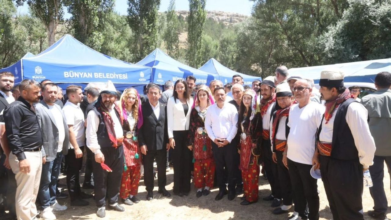 Siyasi kriz yaratan şenlik tatlıya bağlandı! Kayseri protokolü katılım sağladı