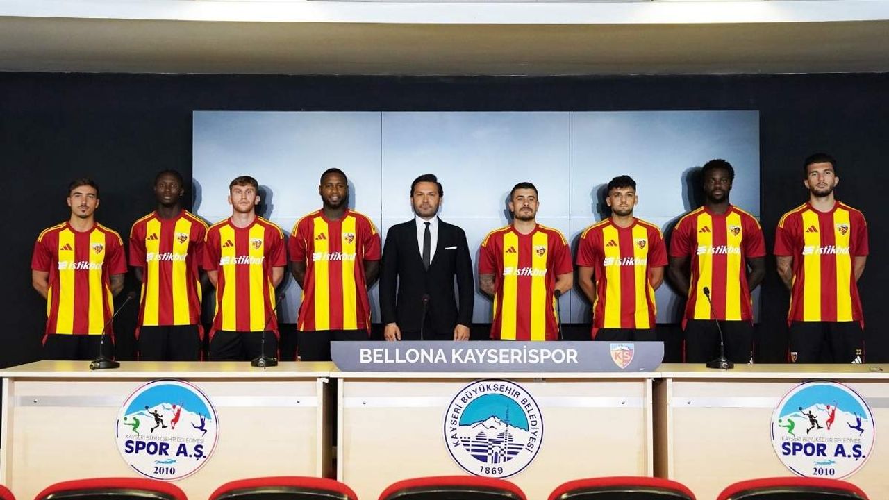 Kayserispor’un yeni transferleri taraftarın karşısına çıktı