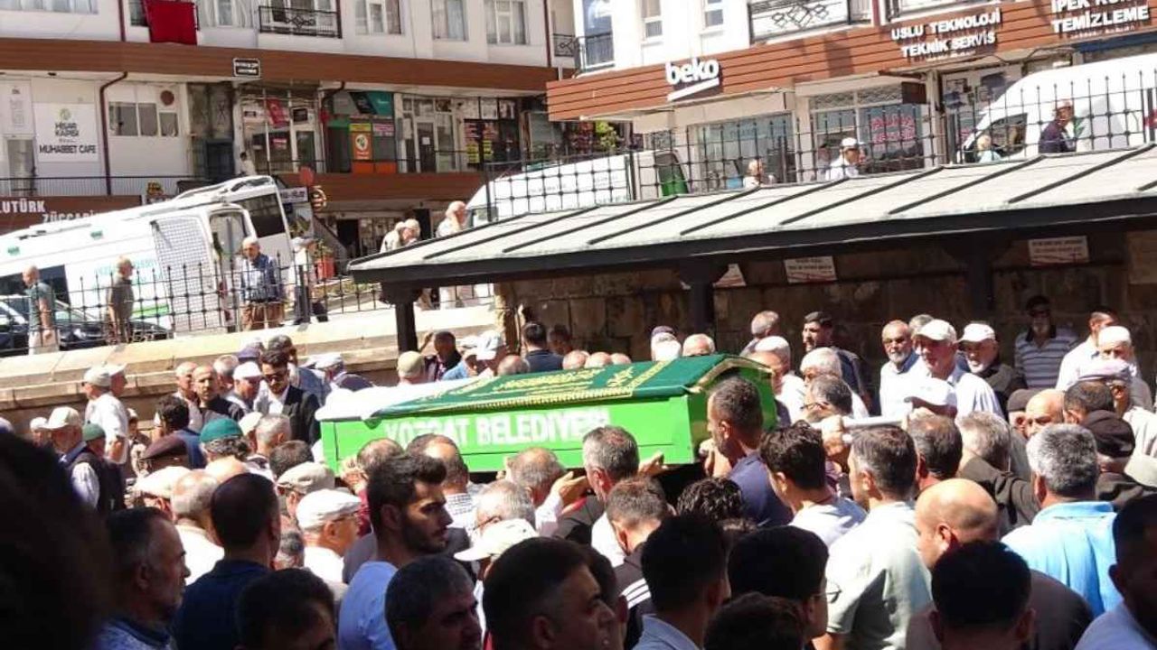 Genç hemşirenin ani ölümü sevenlerini yasa boğdu