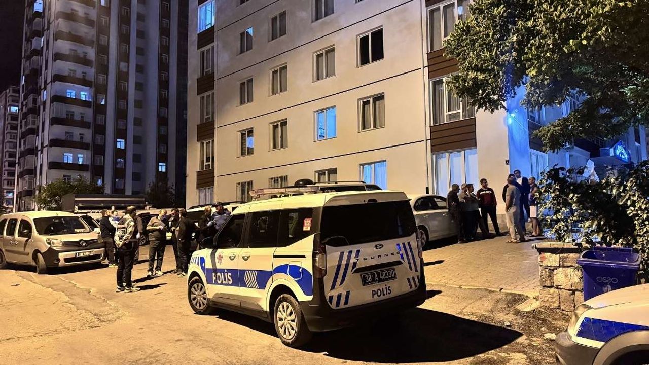 Kayseri’de 12 yaşındaki çocuk üvey babasını bıçakladı : Baba hayatını kaybetti