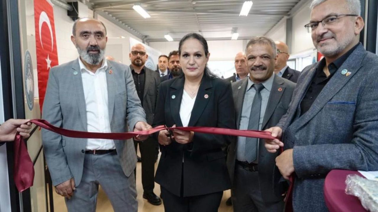 AKİB, Avrupa’daki resmi ofisini Hollanda’da açtı Akar ve Çiçek' de katıldı