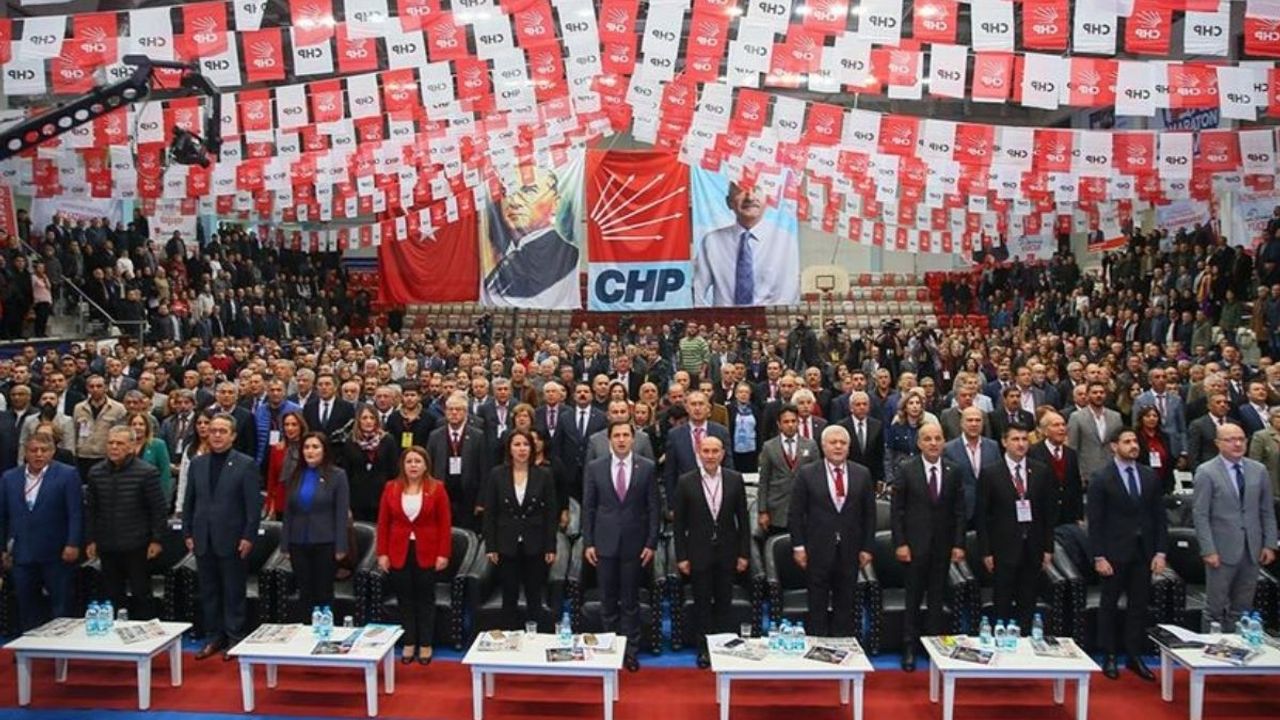 CHP durdurma kararına rağmen kongreyi başlattı