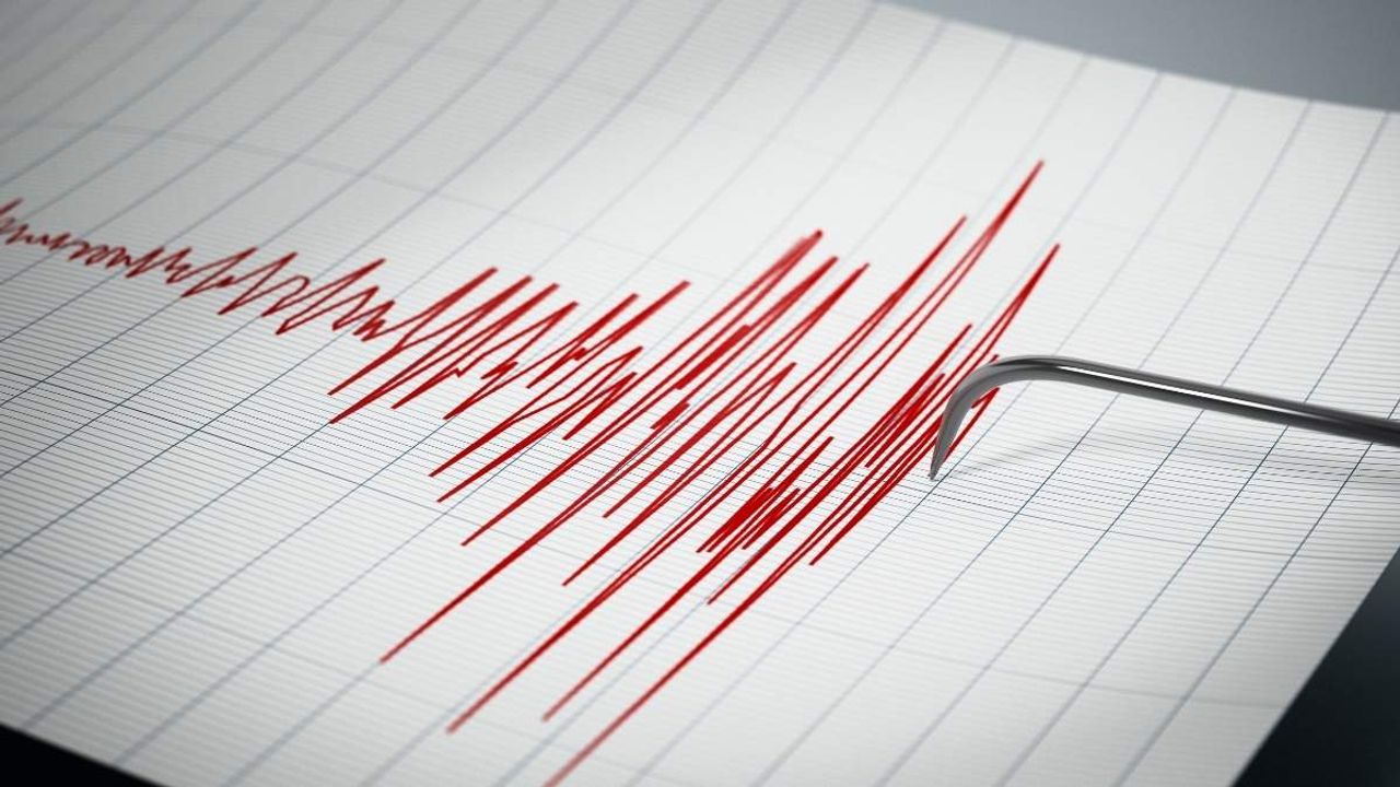 Depremi önceden bilen Prof. Dr. Şener Üşümezsoy uyardı: Risk henüz bitmedi!