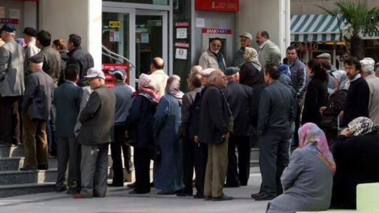 Emekliye rekor promosyon! Bankalar 30 Bin TL’yi aştı!