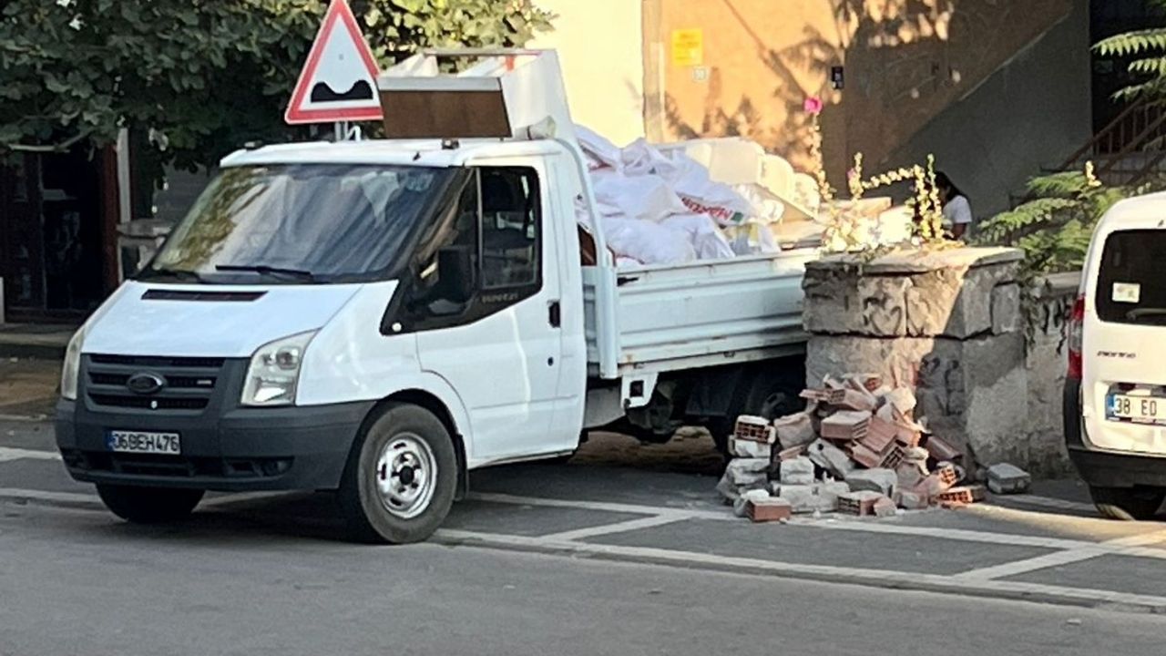 Transit aracın ardından kalanlar mahalleliyi harekete geçirdi!