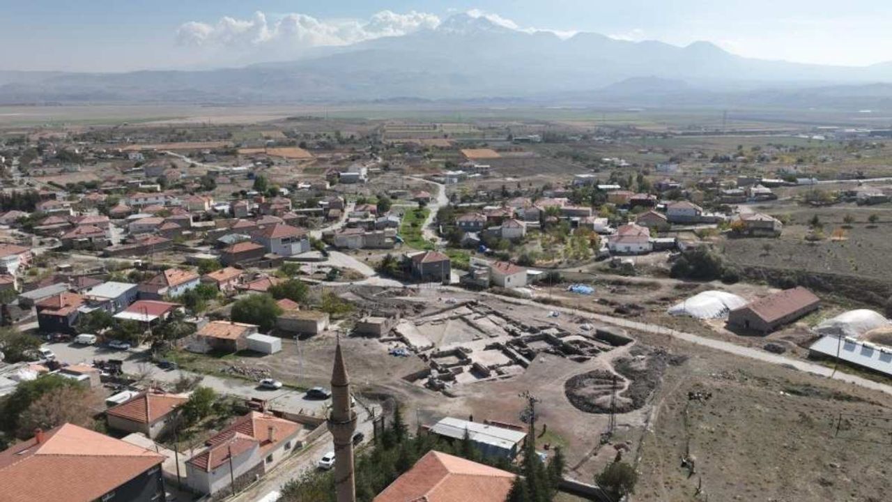 Kayseri İncesu'da tarih konuştu: Mozaikler görenleri şok etti