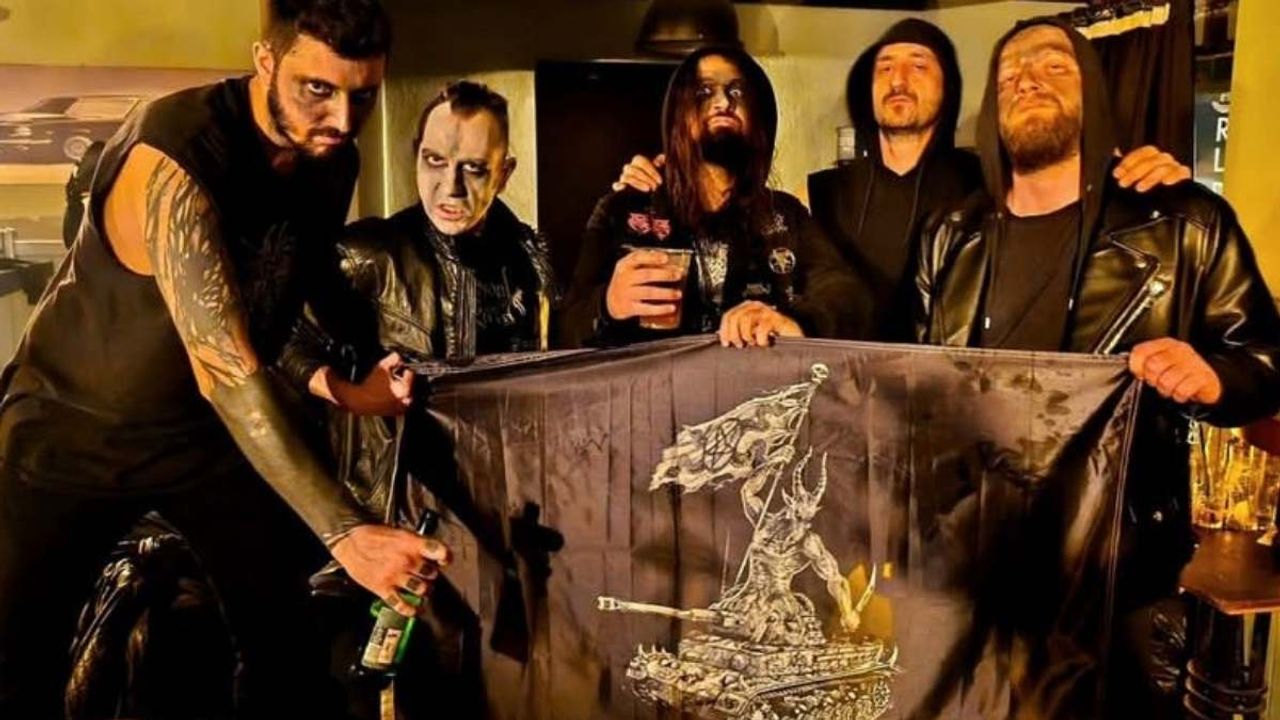 Rock Grubu üyeleri dini değerlere hakaret suçlamasıyla tutuklandı!