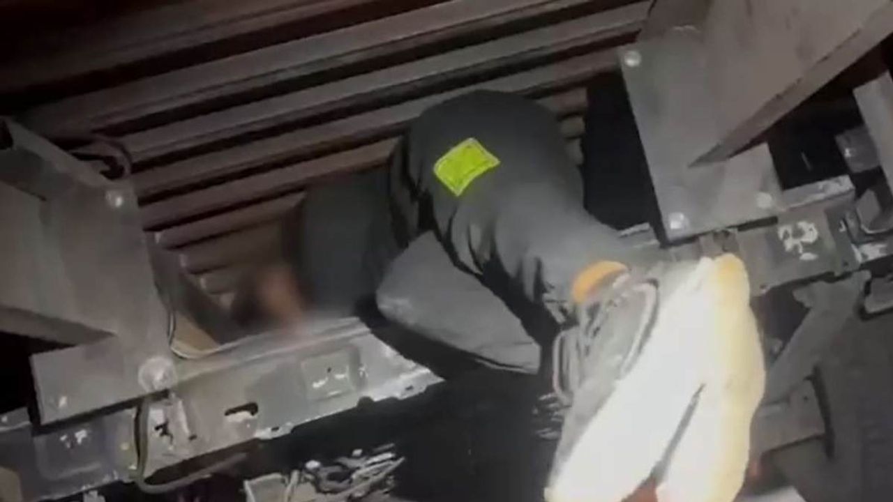 Kayseri-Malatya yolunda otokurtarıcıda 2 göçmen yakalandı
