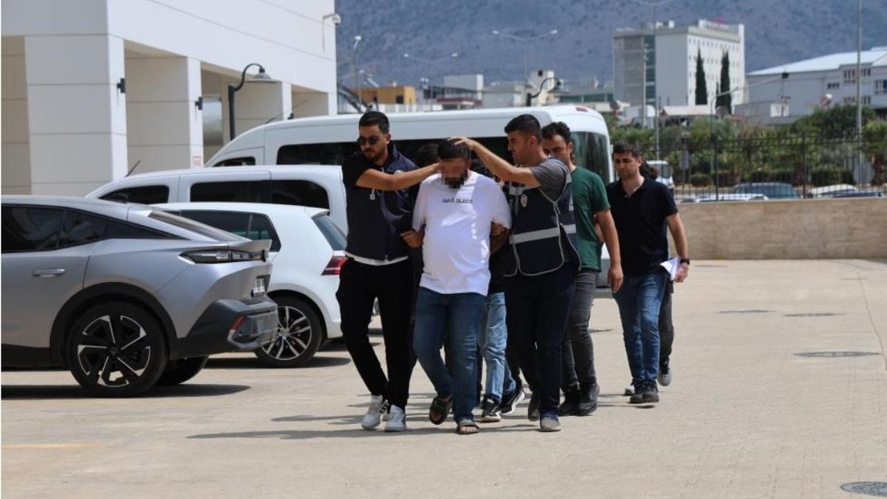 İş yerini kurşuna dizen terlikli şebeke yakayı ele verdi