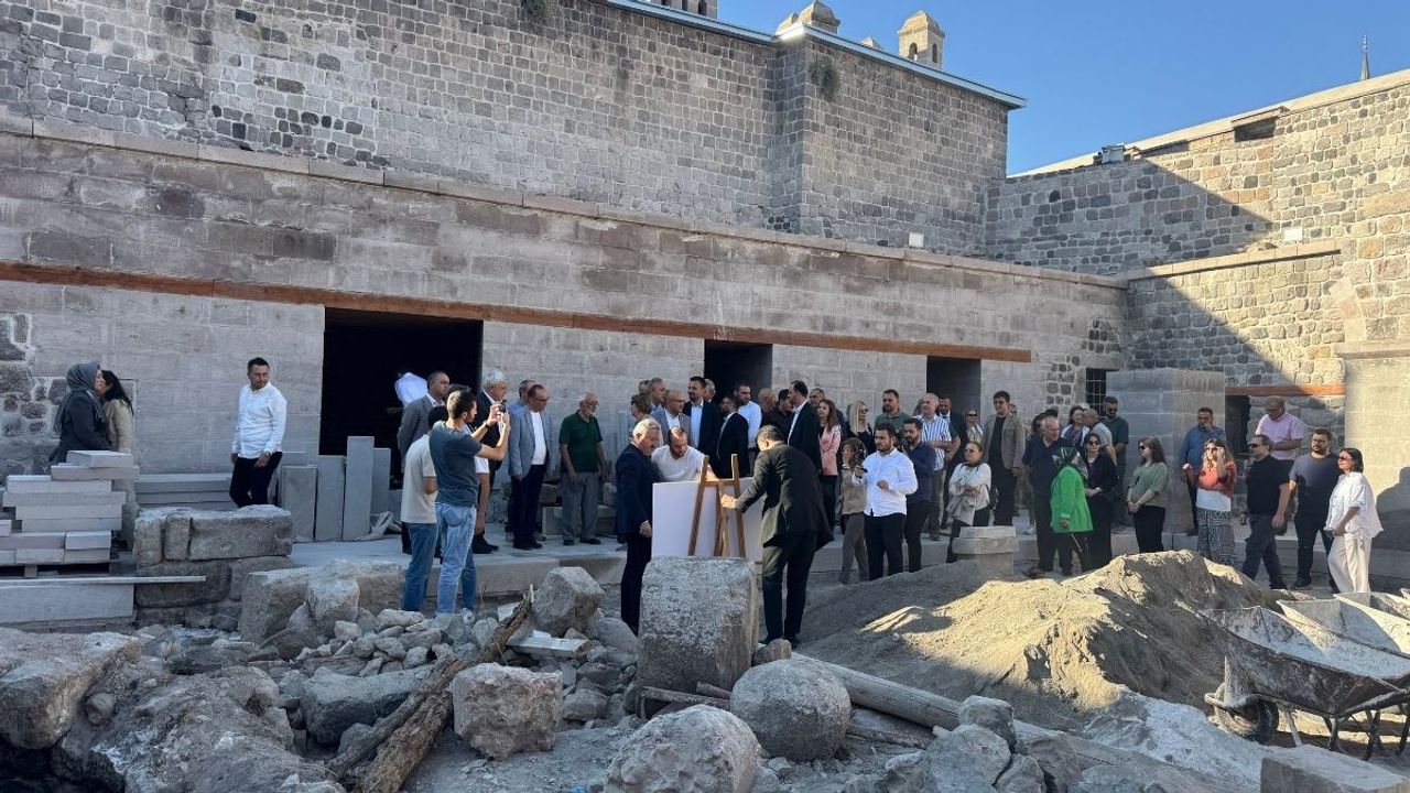 Kayseri Kent Konseyi Tarihi Gön Hanı, Vezir Hanı ve Bedesten’de incelemelerde bulundu