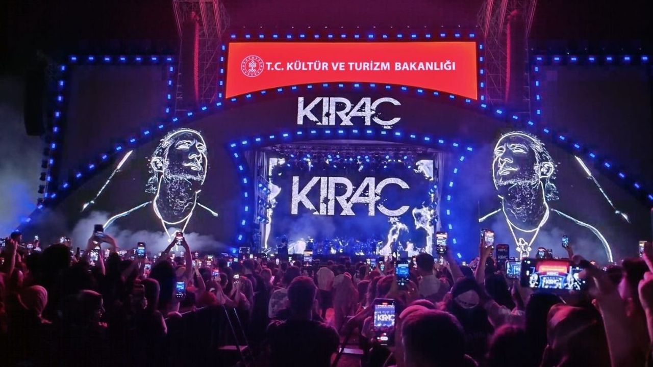 Kayseri Kültür Yolu Festivali’nde Kıraç rüzgarı! Binlerce kişi coştu