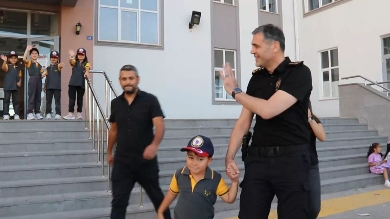 Atanur Aydın’dan Şehit Polis İbrahim Birol’un oğluna vefa