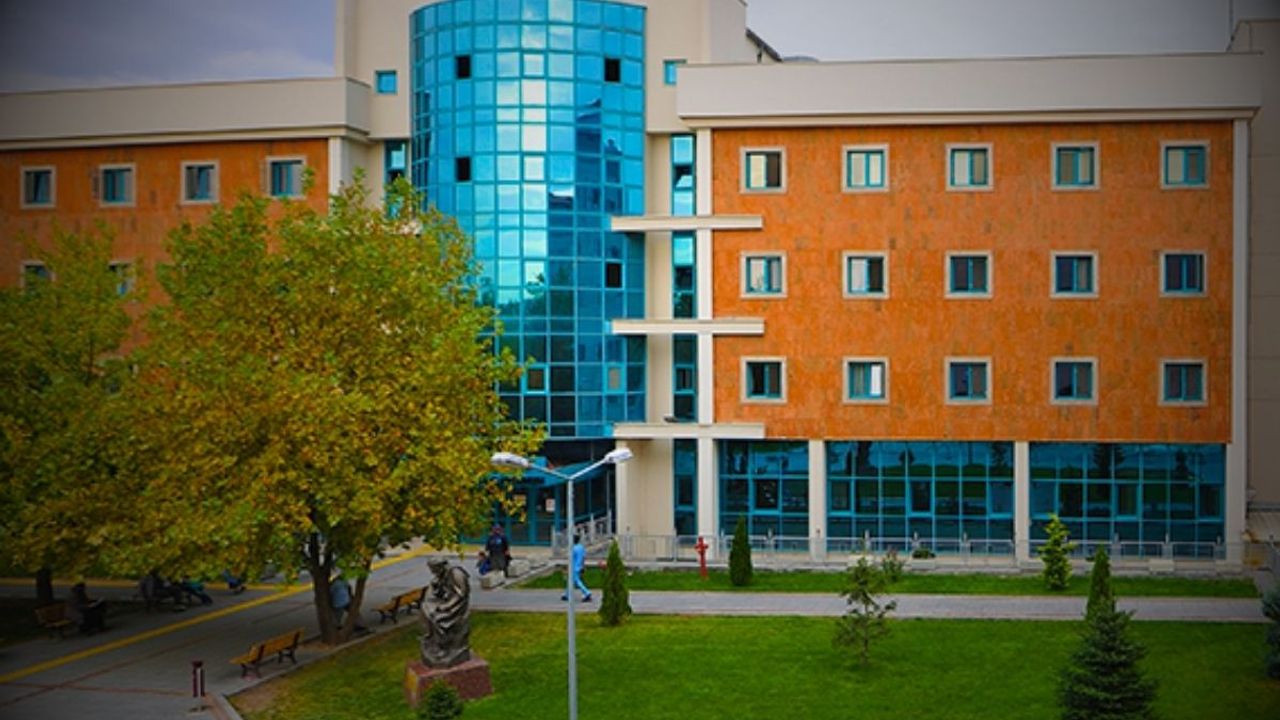 Erciyes Üniversitesi Hastaneleri'nde böcekli yemek skandalı!