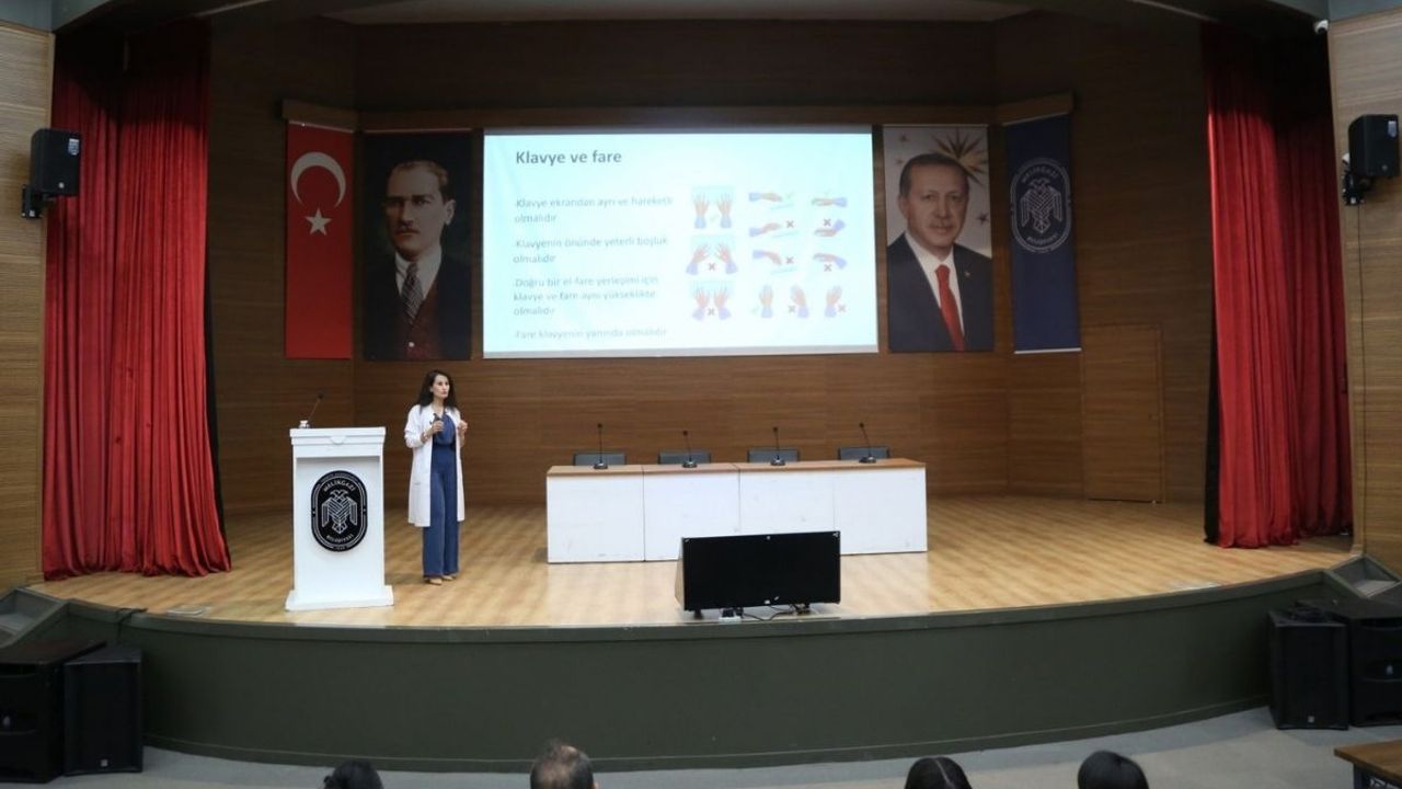 Ofis çalışanlarına sağlık eğitimi: Duruş bozuklukları masaya yatırıldı