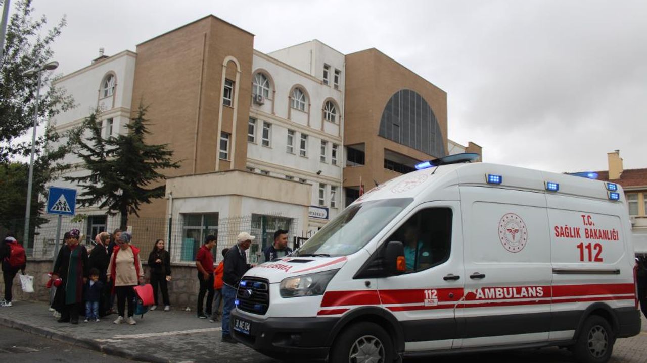 Kayseri'de okulda çıkan izdihamda 15 öğrenci yaralandı
