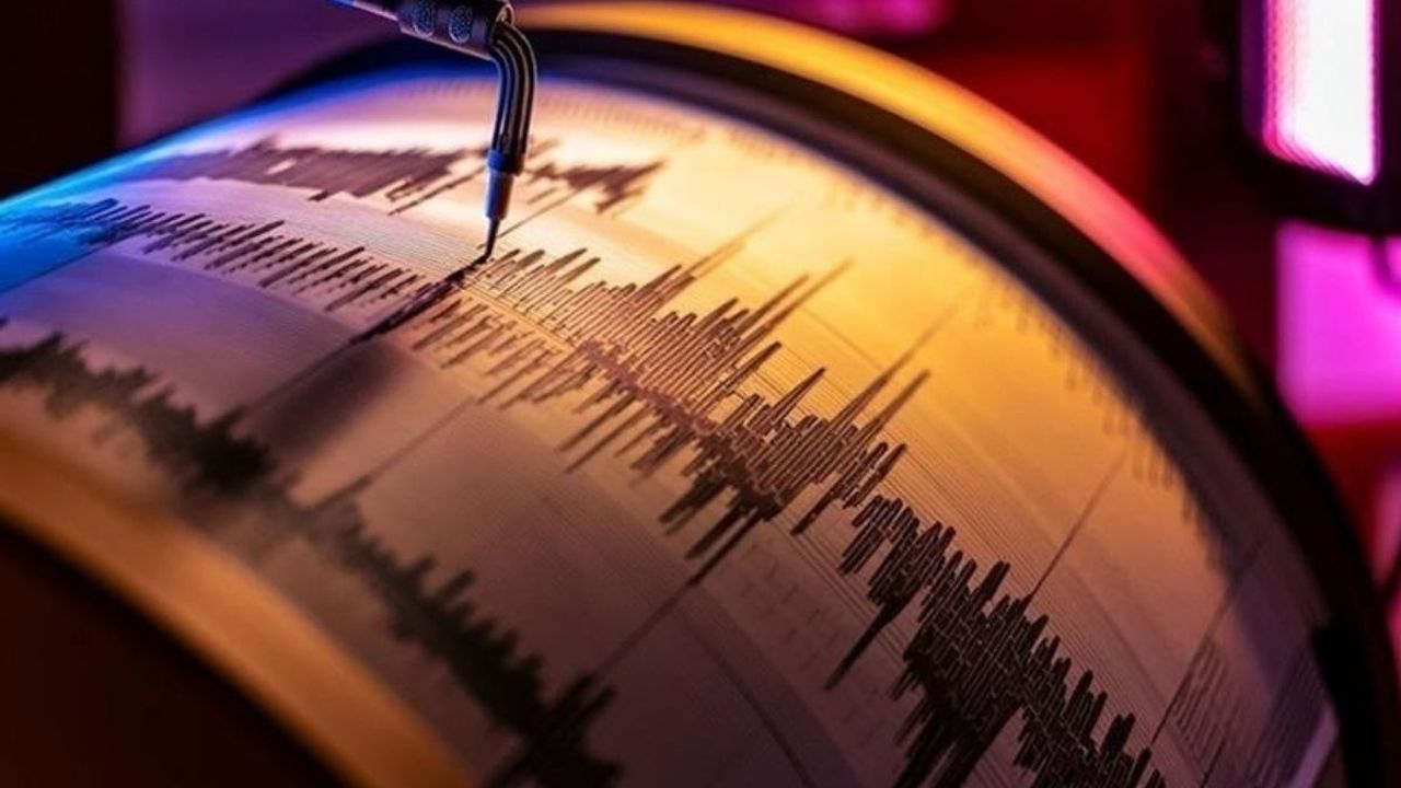 Balıkesir'de üst üste 8 deprem!