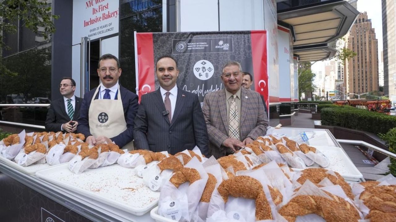 Bakan Kacır: Türkiye’nin değerlerini dünyaya tanıtıyoruz
