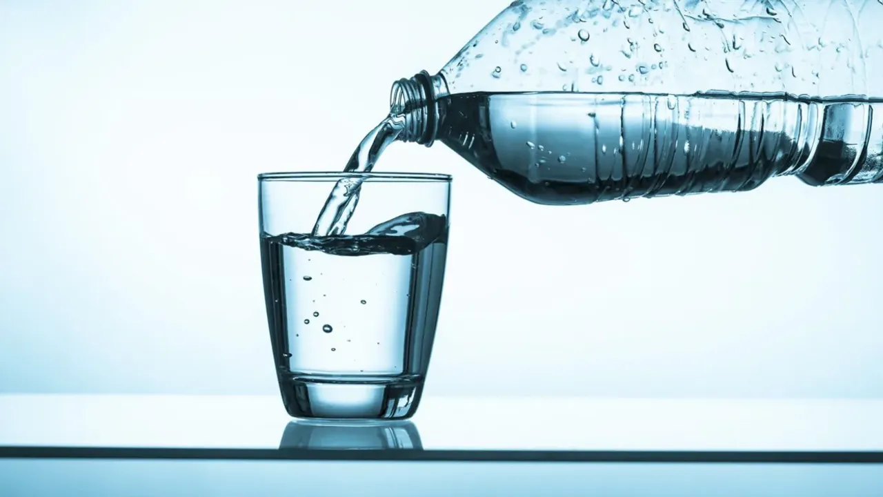 Günde 2 litre şart mı? Uzmanlar ne kadar su içmeliyiz açıkladı!