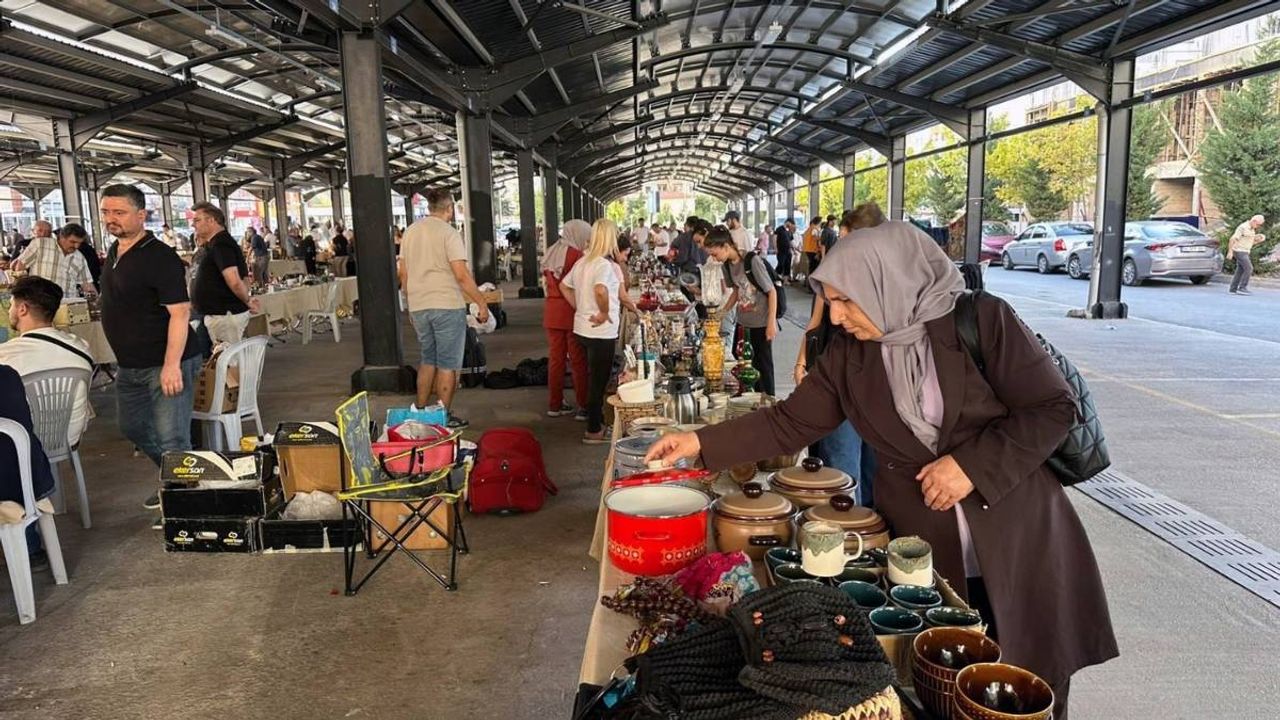 Nostalji aşıkları Talas Antika Pazarı’na koştu
