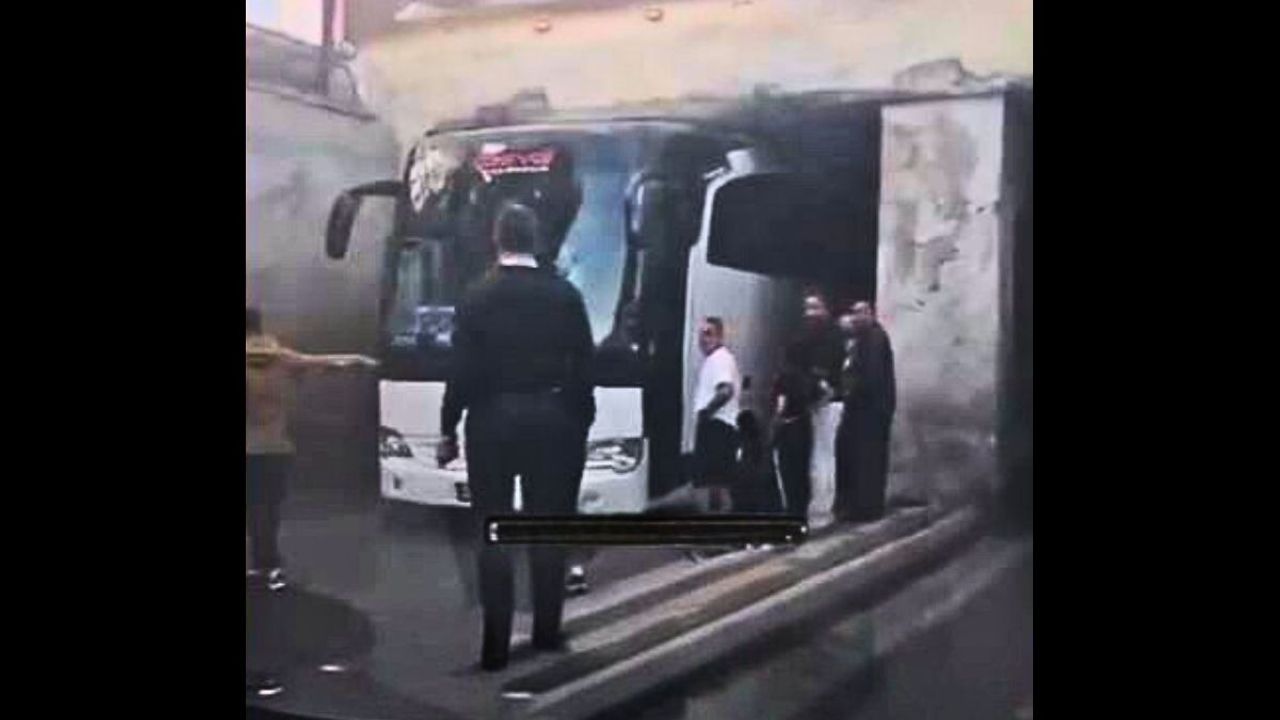 Ağrıspor’un takım otobüsü Kayseri’de Gaziosmanpaşa köprüsüne sıkıştı