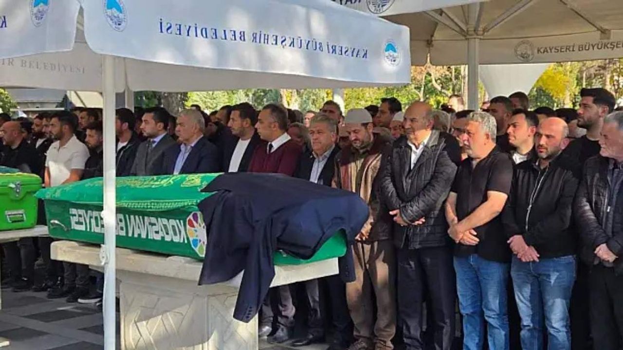 Kayseri’de AK Partili Başkan İsmail Onay Son Yolculuğuna Uğurlandı