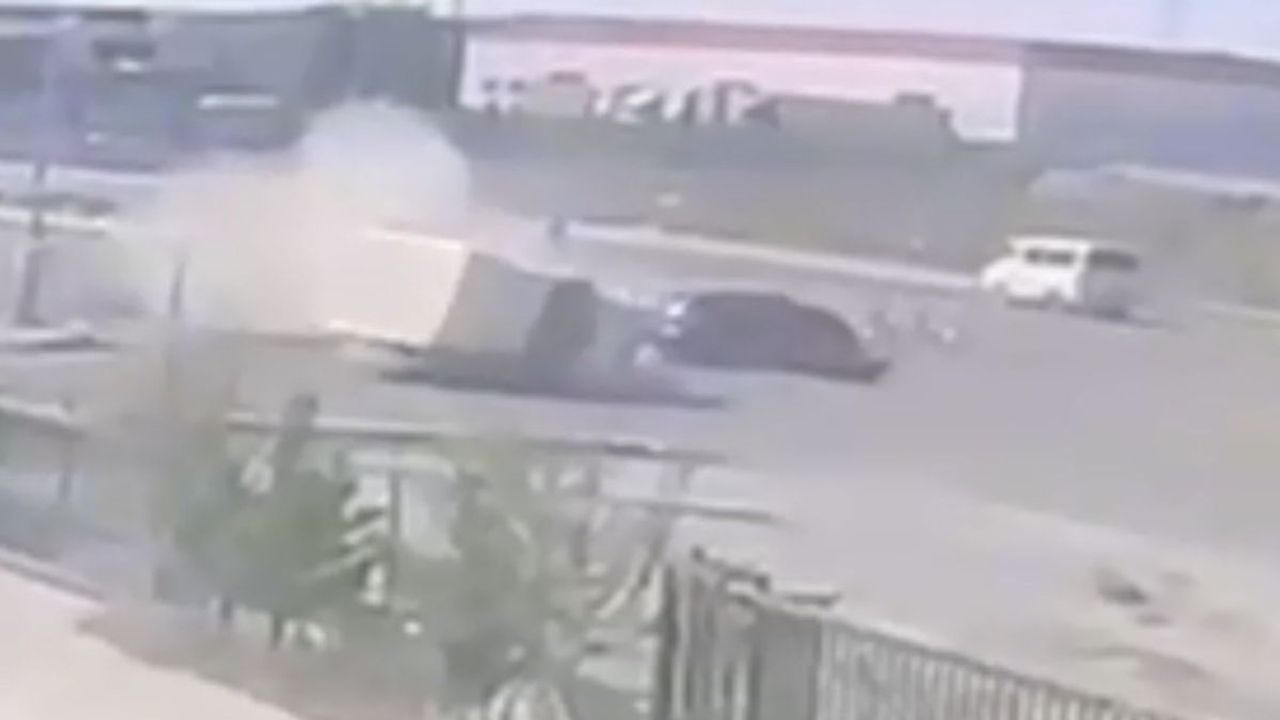 Aksaray’da otomobil ile kamyonet çarpıştı: 2 yaralı, kaza kameraya yansıdı
