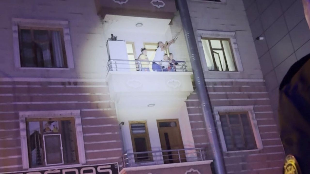 Aksaray’da eski koca: Çocuklarını bıçakla rehin aldı!