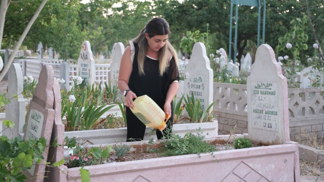 Herkesin öldü zannettiği kadın 34 yıl sonra gerçek kimliğine kavuştu