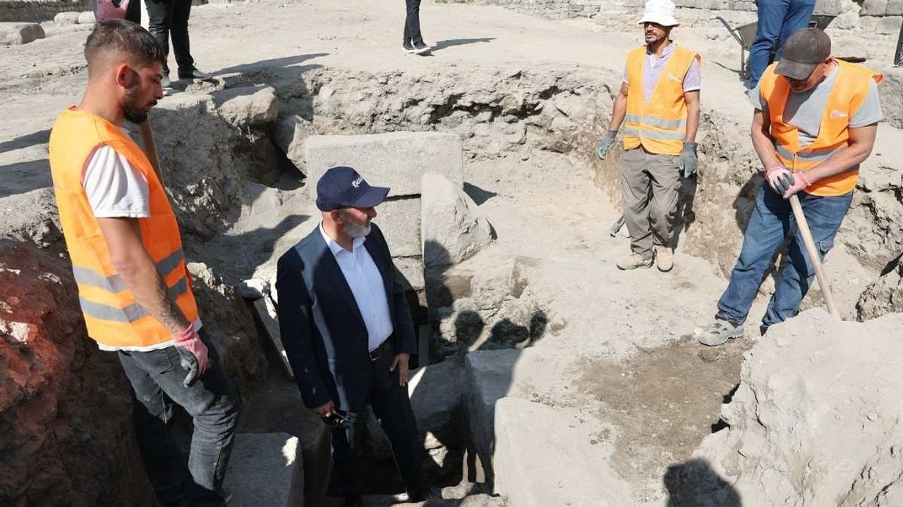 Başkan Çolakbayrakdar, Hoca Hasan Medresesi hakkında açıklama yaptı