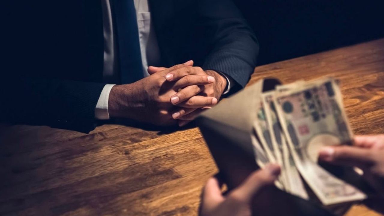 Belediye başkanından rüşvet skandalı: 11 kez milyonlarca lira rüşvet almış!
