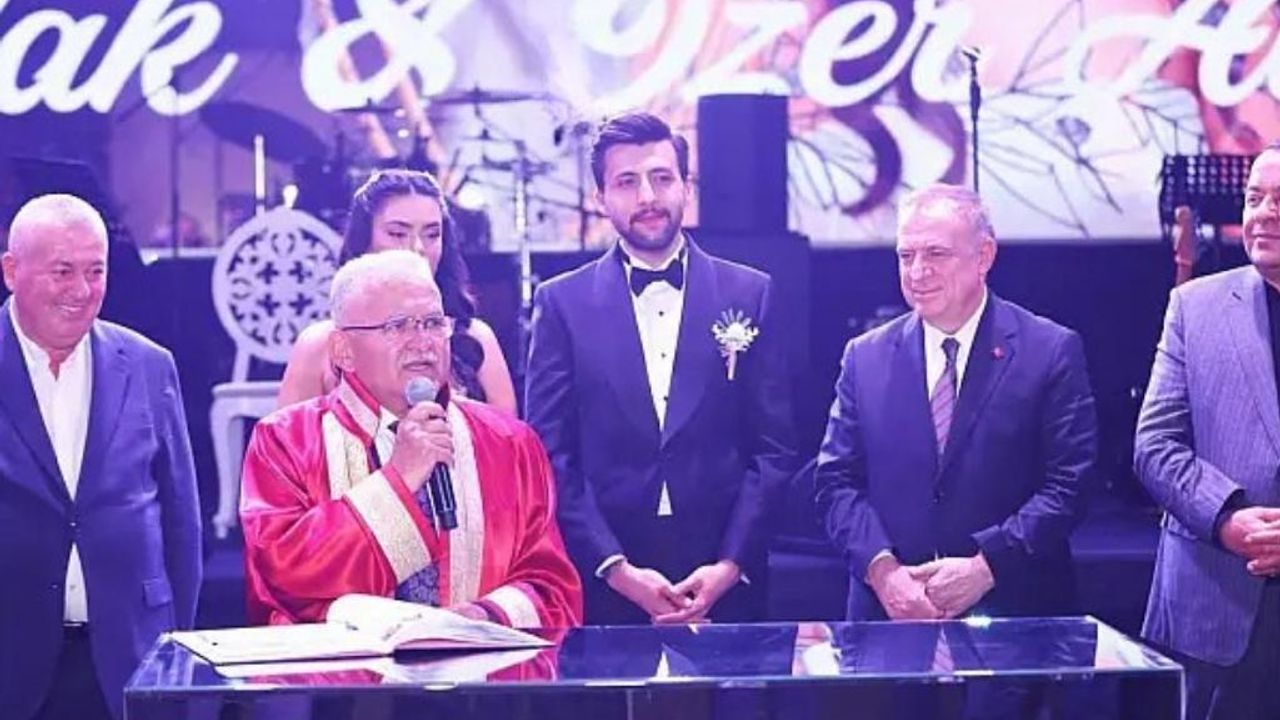 Büyükkılıç nikahı kıydı: Başkanın oğlu evlendi!