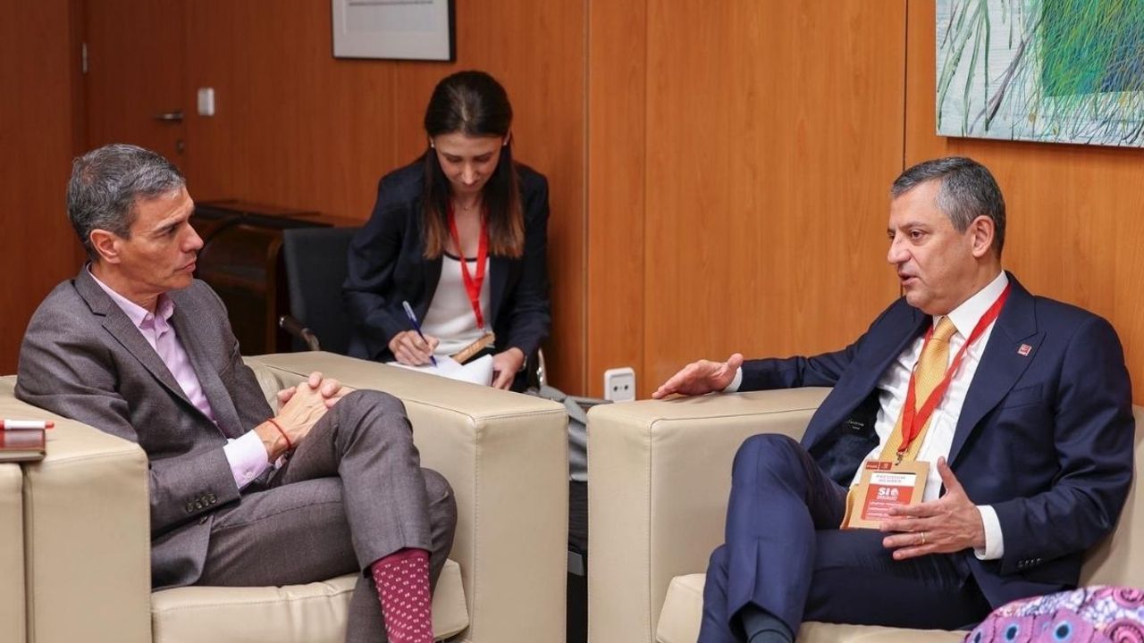 CHP Genel Başkanı Özel, İspanya Başbakanı Sanchez ile görüştü