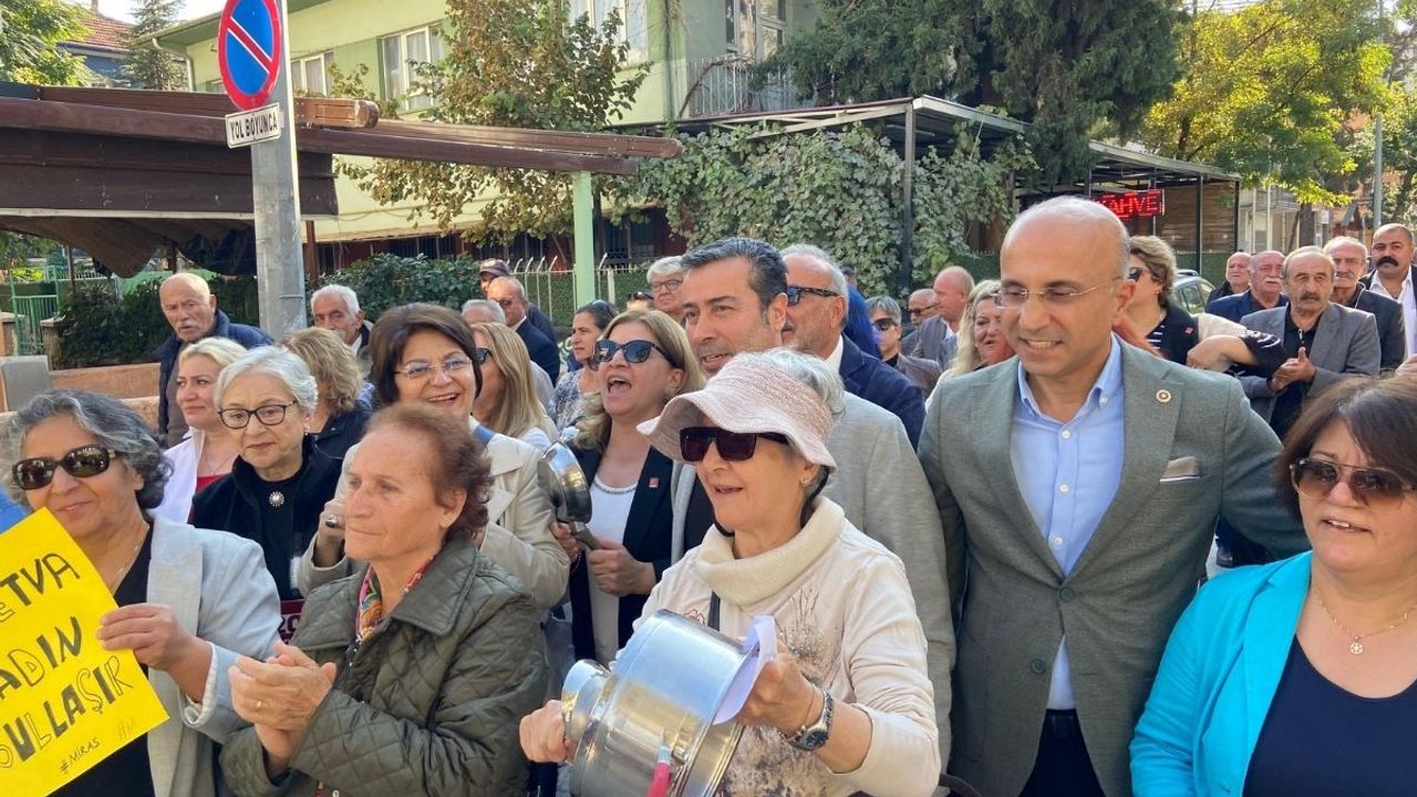 CHP Kayseri Kadın Kolları’ndan tencereli yürüyüş: Kadın ayağa kalkarsa Türkiye ayağa kalkar